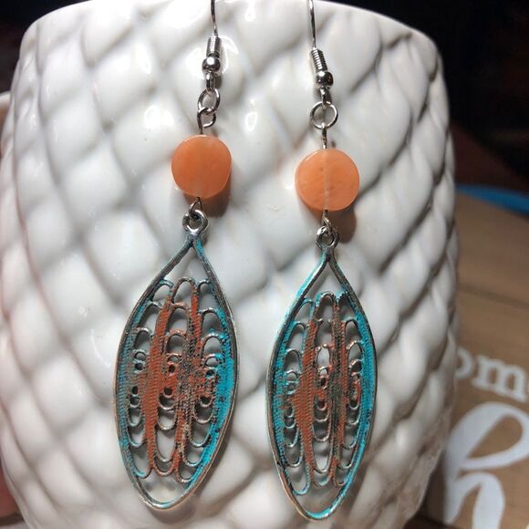 NEW NWT ARTISAN HANDCRAFTED SOUTHWESTERN BEACHY BOHO PAINTED METAL EARRINGS - Picture 1 of 5